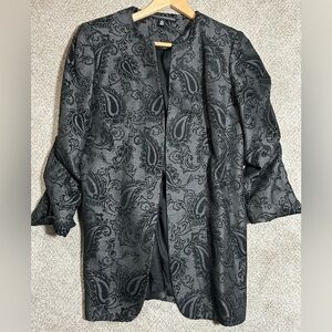 Elegant Linda Allard Ellen Tracy black, grey paisley open-front jacquard blazer